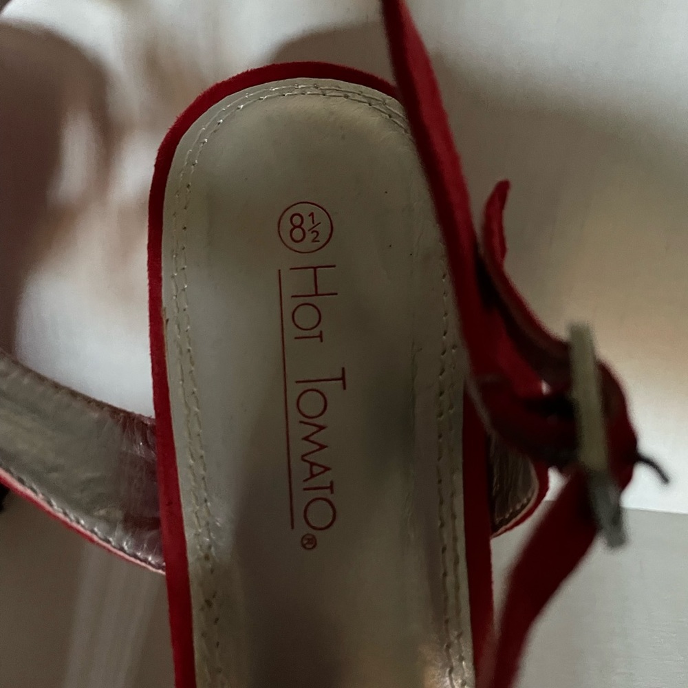 Heels - Picture 4 of 4
